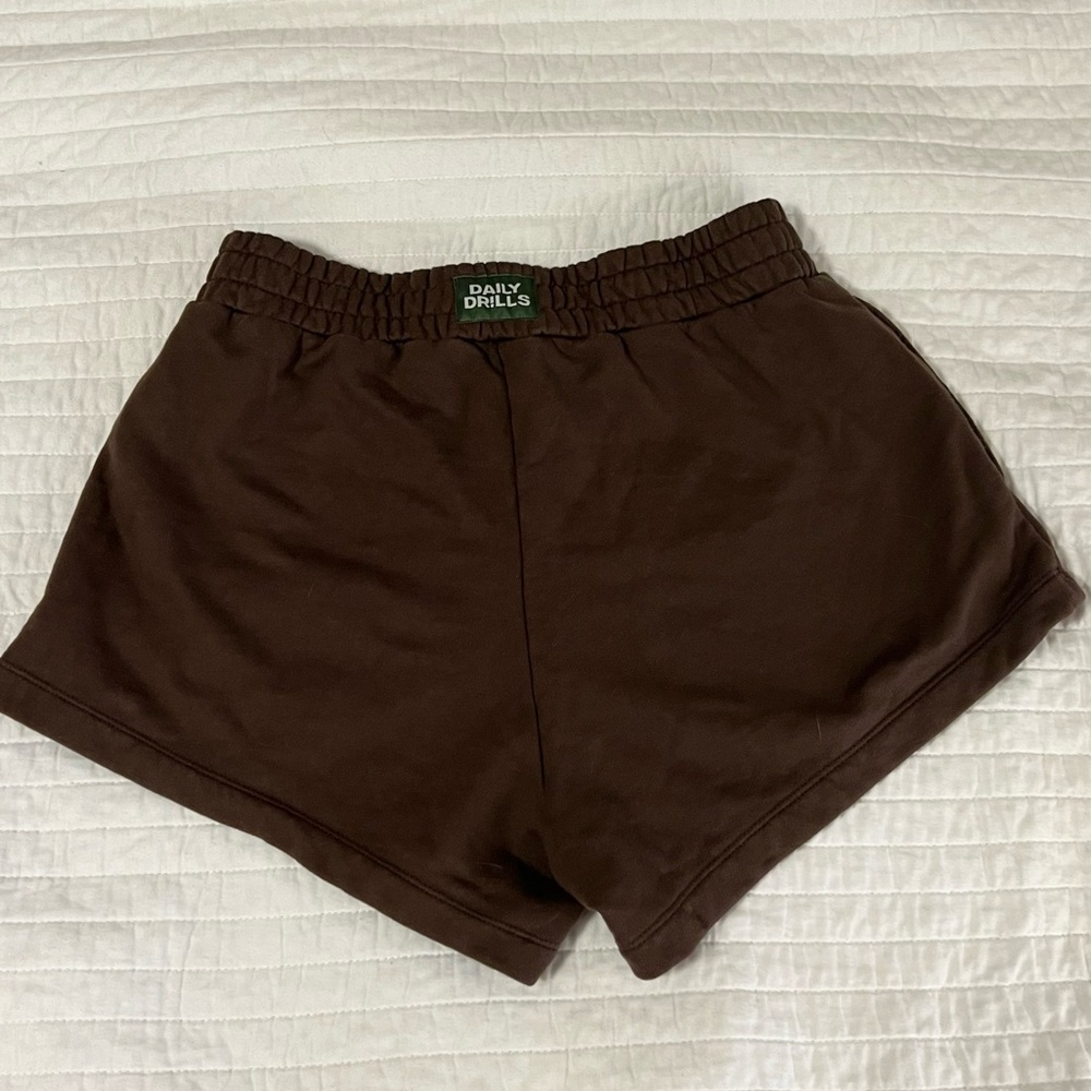 Daily Drills Super Shorts in Cocoa